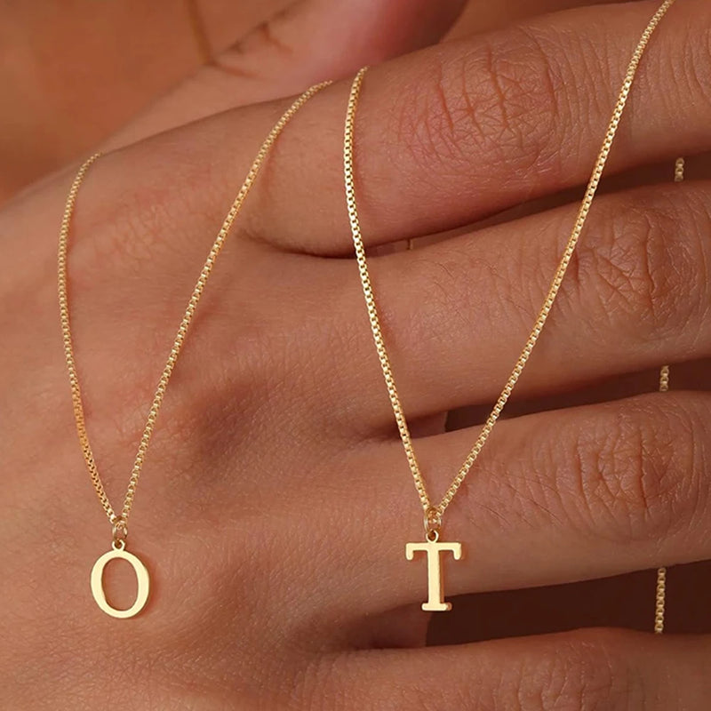 Colar Inicial Feminino - Pingente de Letra Personalizada Dourado e Aço Inoxidável ✨